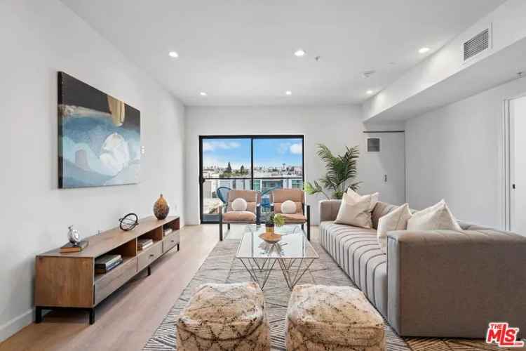 House For Sale in 321, South Oxford Avenue, Los Angeles, California