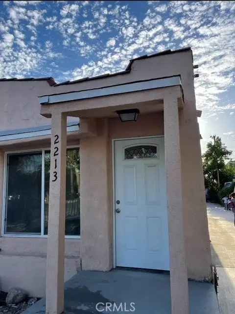 House For Sale in 2213, South Burnside Avenue, Los Angeles, California