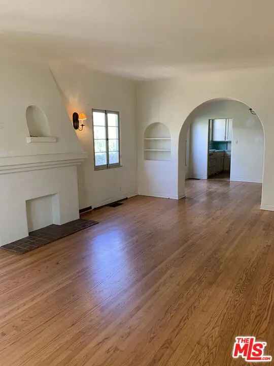 House For Sale in Los Angeles, California