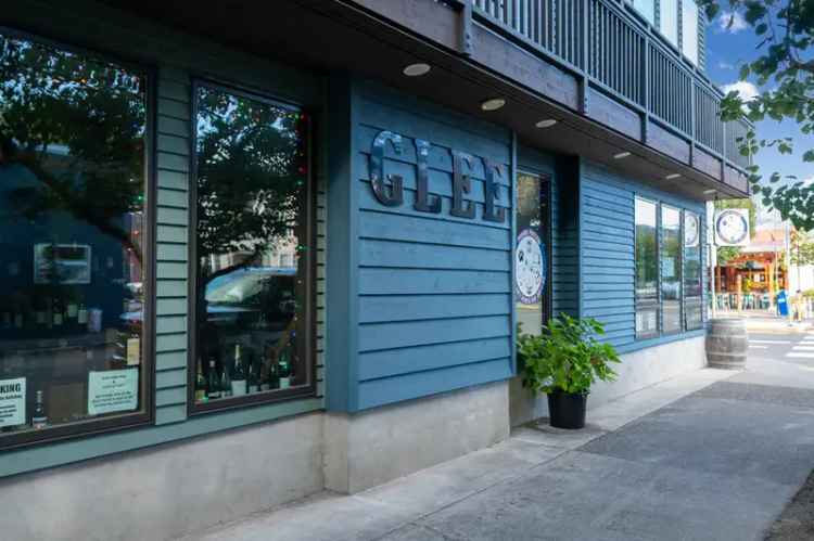 Rent Apartments at Glee in Portland with Modern Comforts and Amenities