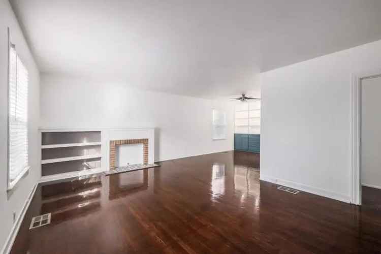 Buy Duplex in Central Austin with Income Potential and Modern Features