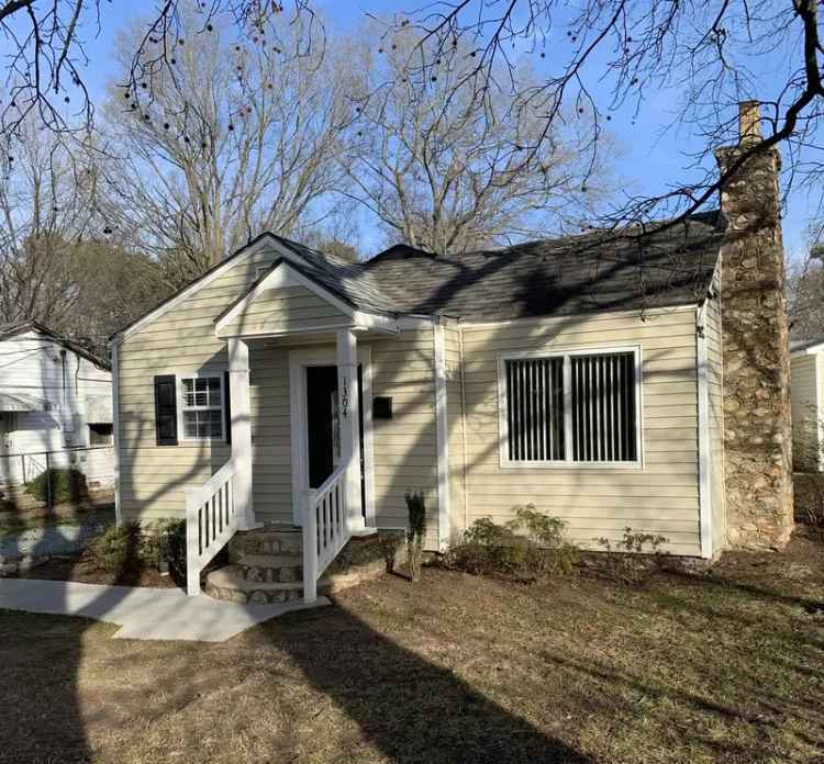 Rent Charming Home in Durham with Modern Amenities and Garage