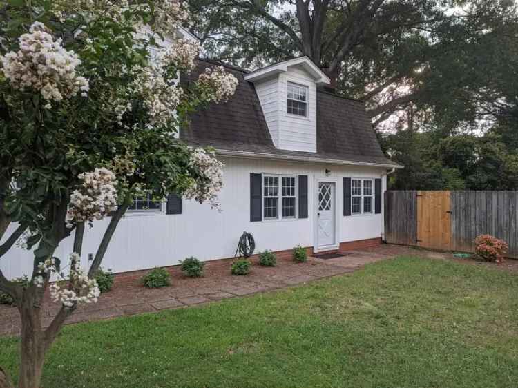 House for Rent in Greenville with Remodeled Kitchen and Den