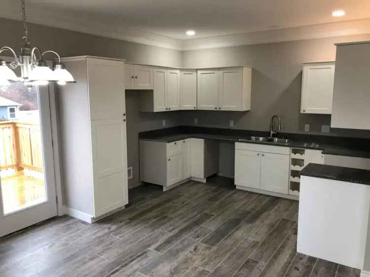 Townhouse for Rent in Topeka with Upgrades by Lake Sherwood