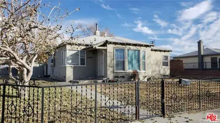 House For Sale in 44442, Beech Avenue, Lancaster, California