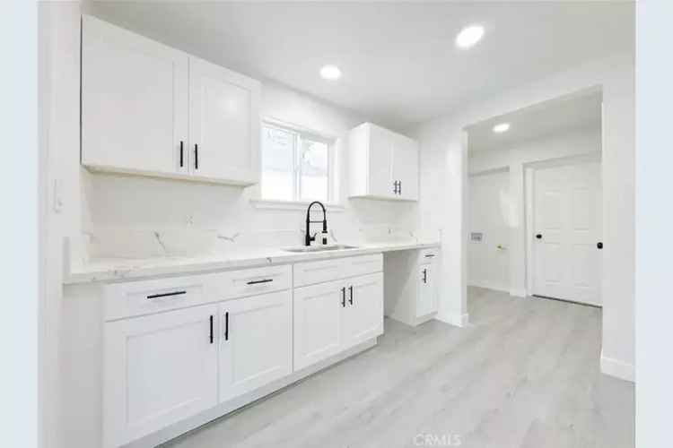 House For Sale in 220, East 98th Street, Los Angeles, California