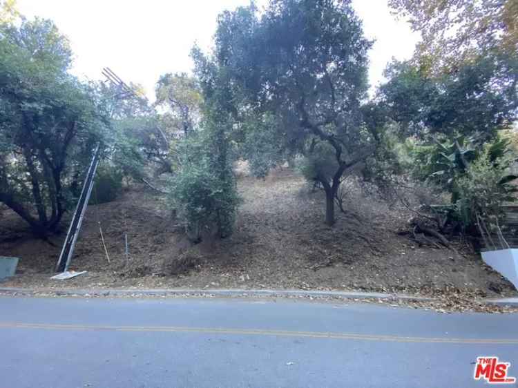 Land For Sale in 7506, Willow Glen Road, Los Angeles, California