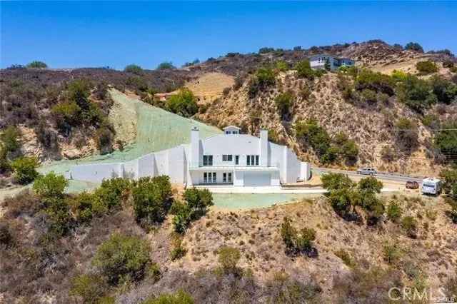 House For Sale in Topanga, California