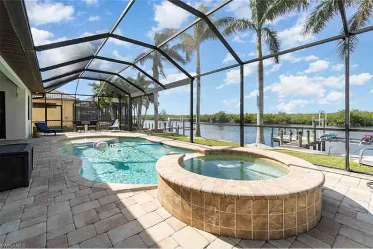 Buy house in Cape Coral with private pool and Gulf access features