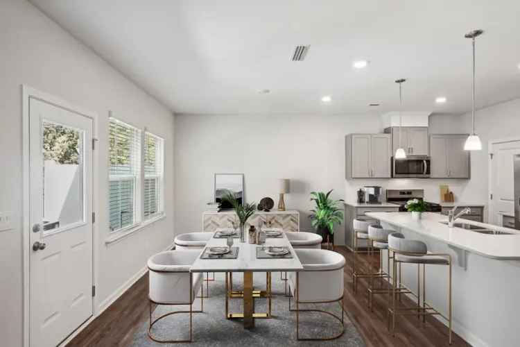 Rent Townhomes in Brier Creek with Private Entries and Modern Amenities