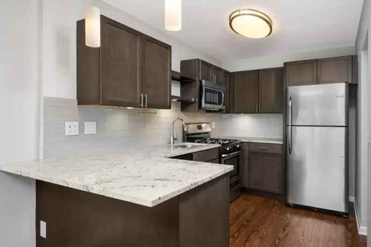 Rent Apartments in Chicago's Old Town with Modern Amenities