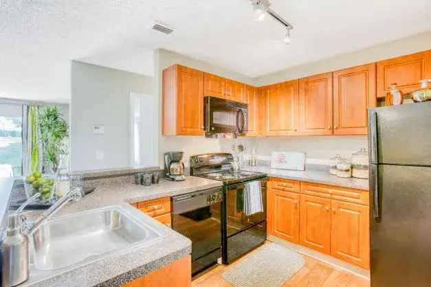 Rent Spacious Apartments at Middletown Ridge in Cromwell CT