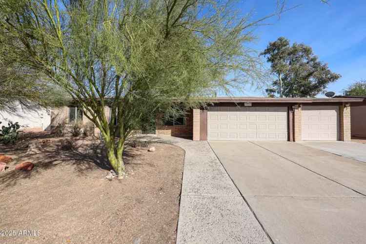 Buy Charming Home in Phoenix with RV Gate and 3 Car Garage