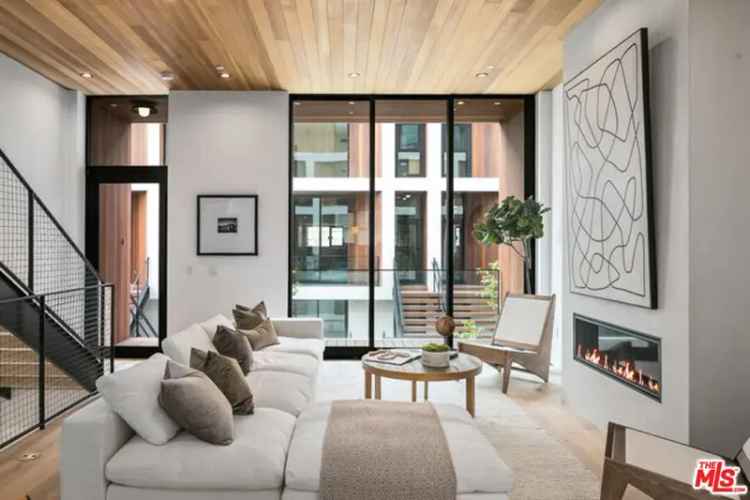 House For Sale in 610, South Van Ness Avenue, Los Angeles, California