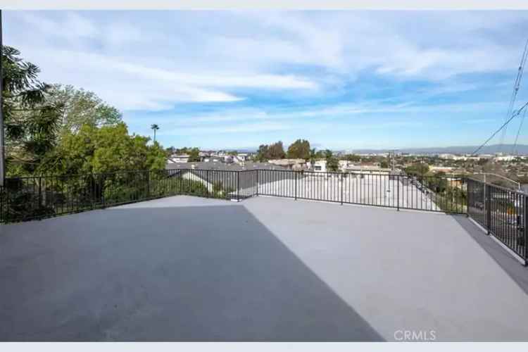 House For Sale in 1467, 11th Street, Manhattan Beach, California