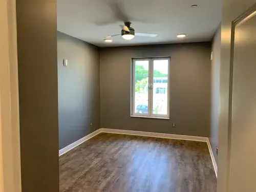 Rent Apartment Unit Convenient to I24 with Nearby Amenities