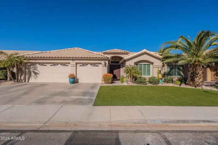 House For Sale in 1444, West Oriole Way, Chandler, Arizona