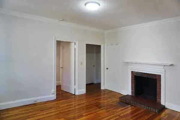 Rent Cozy Studio Apartment in Cambridge with Modern Amenities