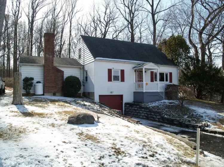 Rent Charming Cape Cod Home in Macungie PA with Spacious Yard