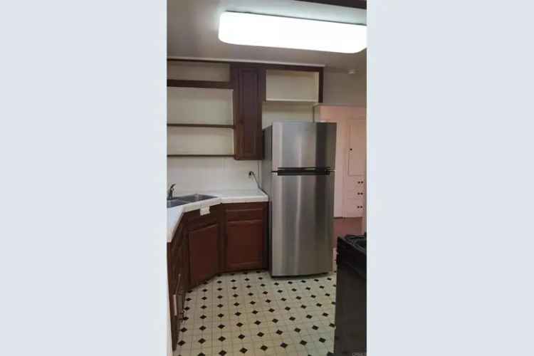 Rent House in La Mesa with 2 Bedrooms and Studio Unit