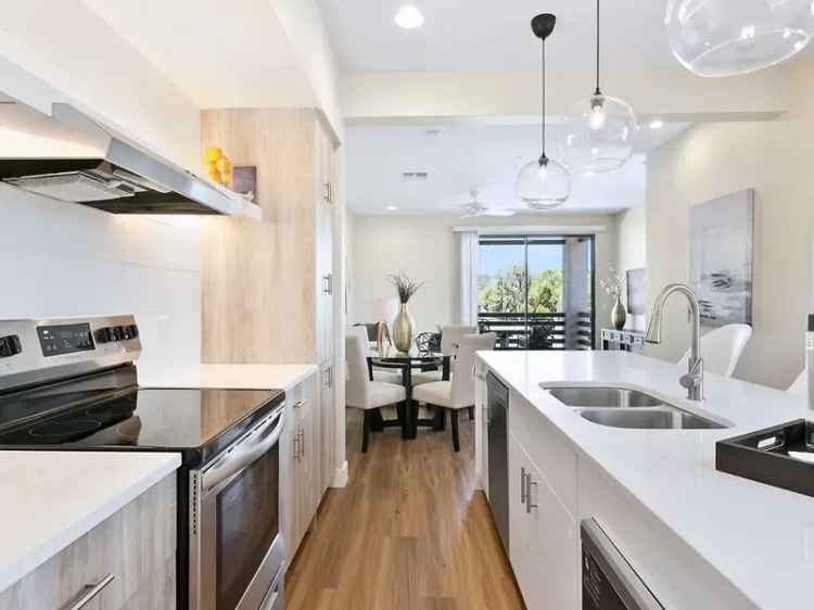 Rent Apartment in Downtown Tempe - The Hardy with Beautiful Interiors