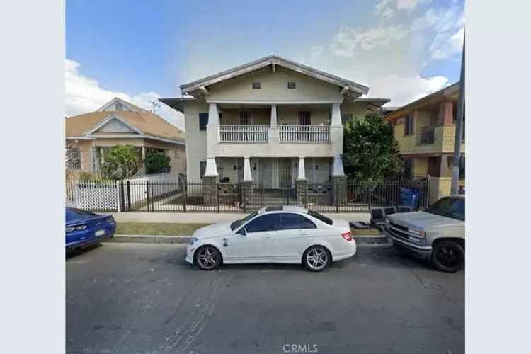 Buy Quadruplex in Los Angeles with Four Rental Units and Prime Location