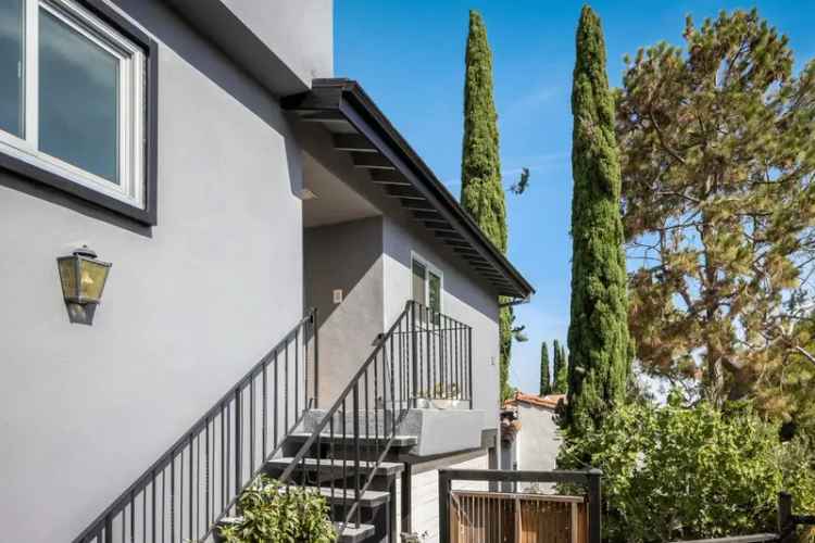 House For Sale in 2682, Hollyridge Drive, Los Angeles, California