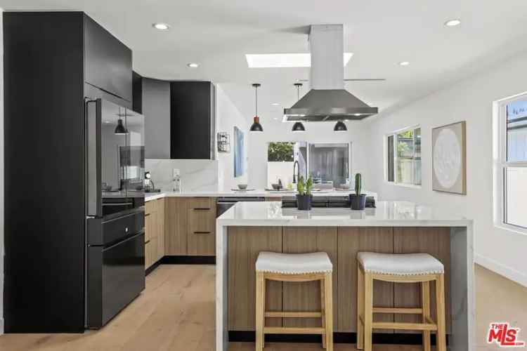 House For Sale in 5517, Sunnyslope Avenue, Los Angeles, California