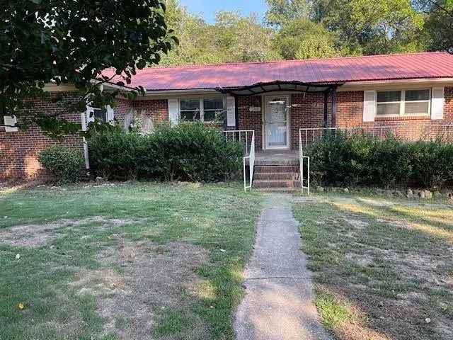 Rent House with Separate Living Spaces and Water Fountain