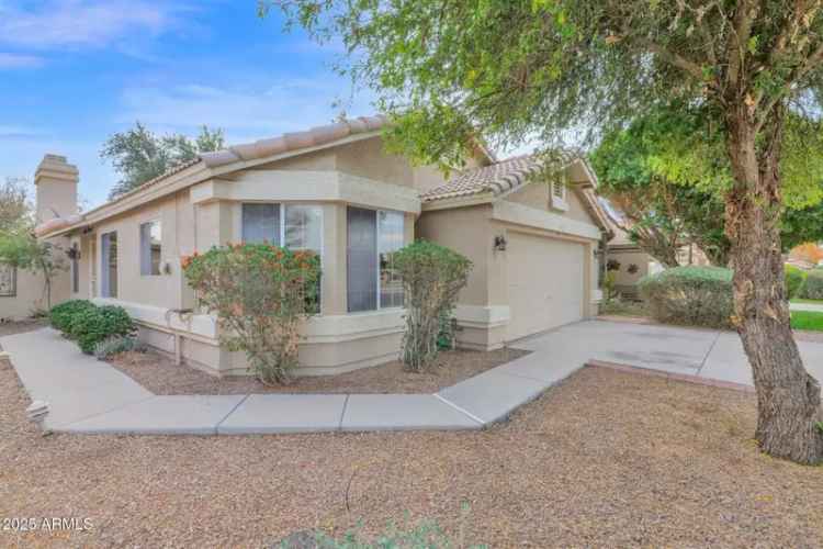 Buy House in Gilbert with 3 Bedrooms, Updated Kitchen and Large Yard