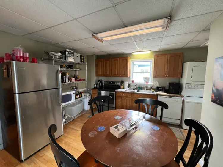 Rent Apartment Unit in Porter Square with 4 Beds 2 Baths and Amenities