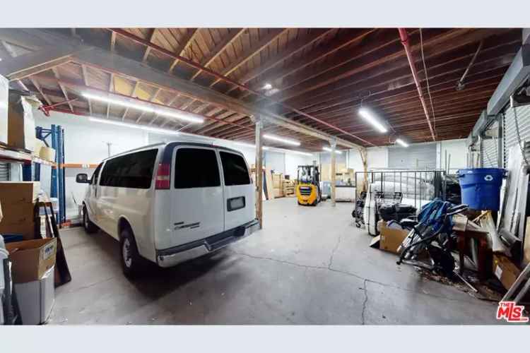 Rent Industrial Flex Building in Los Angeles with Unique Features