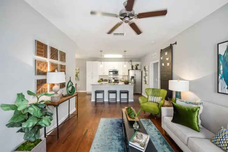 Rent Apartments in Orlando with Modern Finishes and Ample Storage