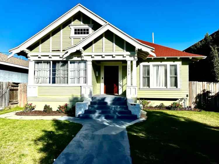 Rent a Craftsman Home in West Adams with 2 Beds and Bonus Room