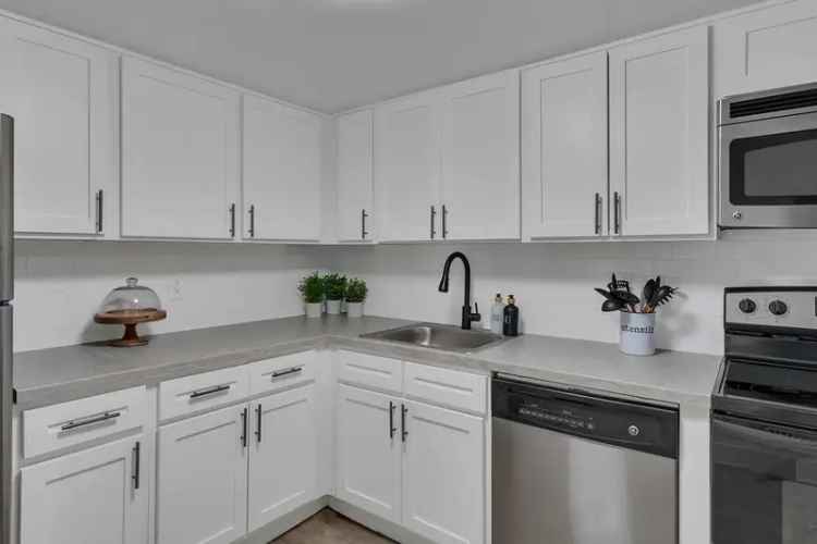 Rent Modern Townhomes in Bensalem with Family-Friendly Amenities