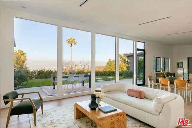 House For Sale in 14527, Mulholland Drive, Los Angeles, California