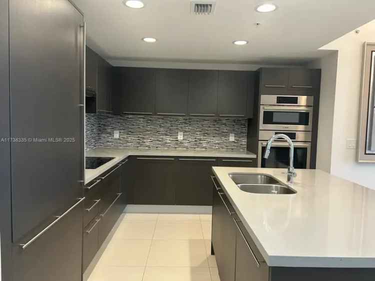 Rent Apartment Unit in Doral 1 Den 2 Bath with High-End Features