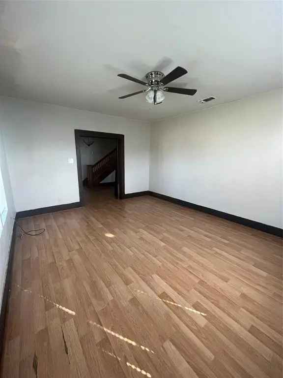 Rent Cute Duplex with 3 Bedrooms and Bonus Room