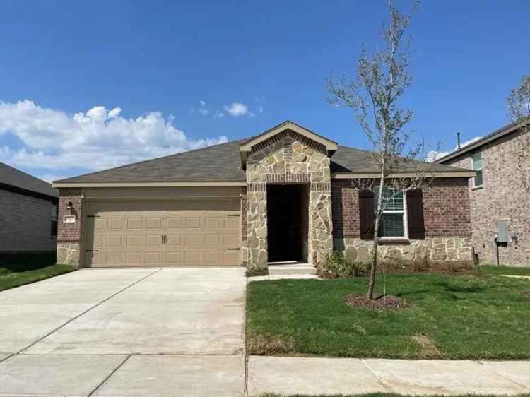 Rent Stunning 3 Bedroom 2 Bathroom Home in Royse City with Modern Features