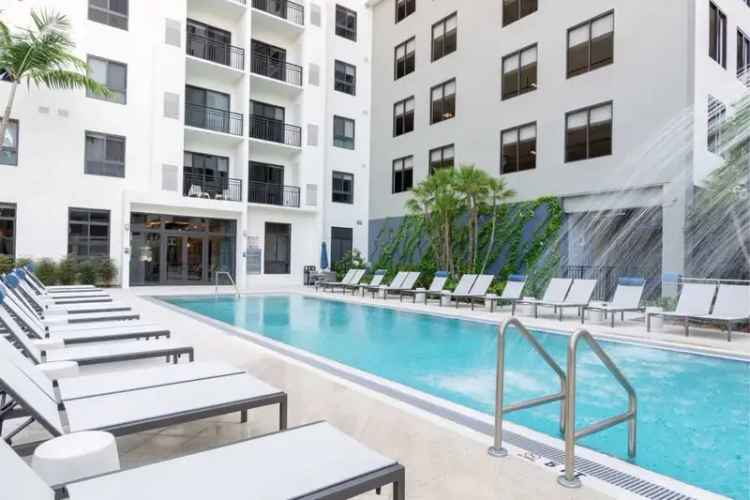 Rent Apartments at The Whitney in Fort Lauderdale with Upscale Amenities