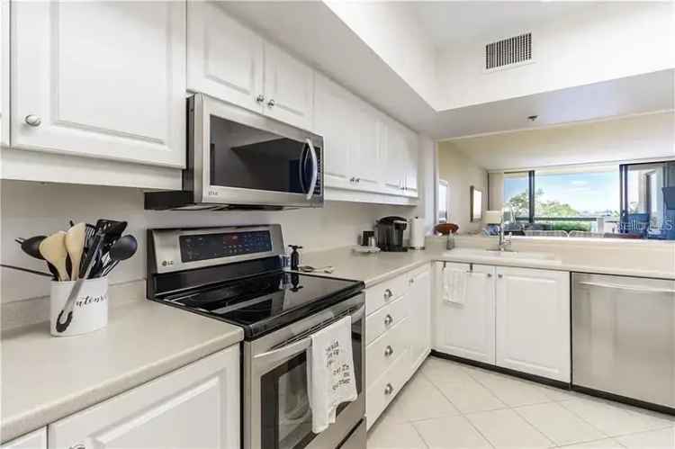 Annual Rental Apartment on Longboat Key with Stunning Bay Views