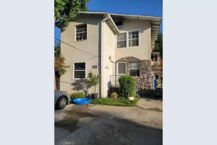 Buy investment property 4 units in Pasadena with parking and laundry hookups