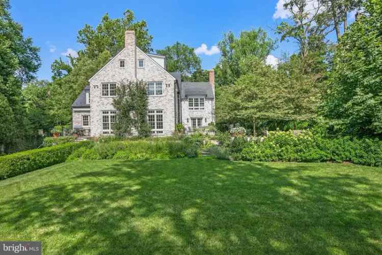 House For Sale in 2824, Chain Bridge Road Northwest, Washington, District of Columbia