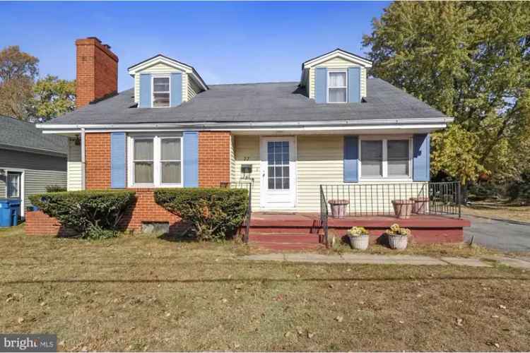 buy charming home in Camden Delaware spacious family retreat with features