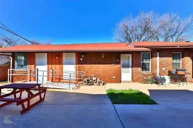 Rent 7-plex in Abilene with Modern Updates and Unique Units