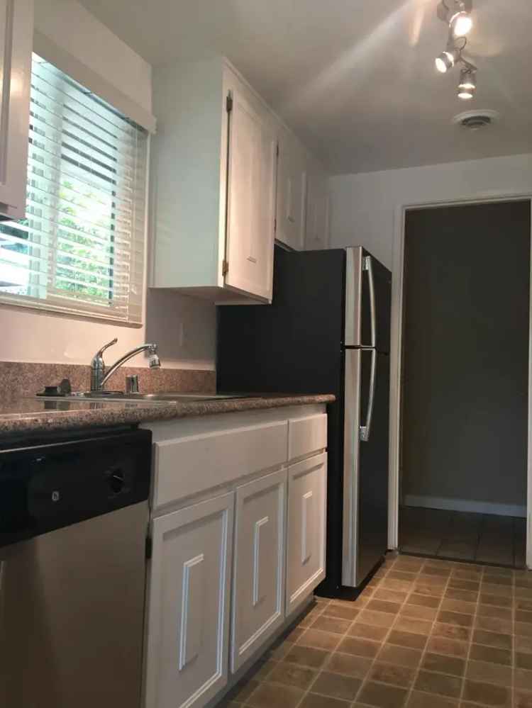 Rent Apartments in Sycamore Green with Home-like Floor Plans