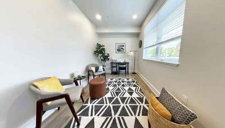 Rent Townhomes in Bloomfield with Modern Design and Urban Convenience