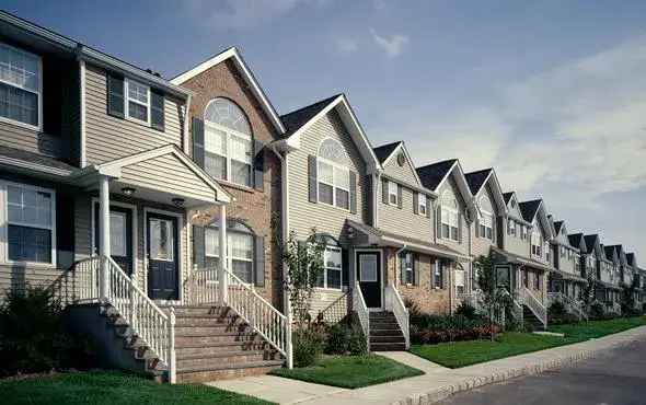 Rent Apartments in Fairfield Hills North with Exceptional Amenities