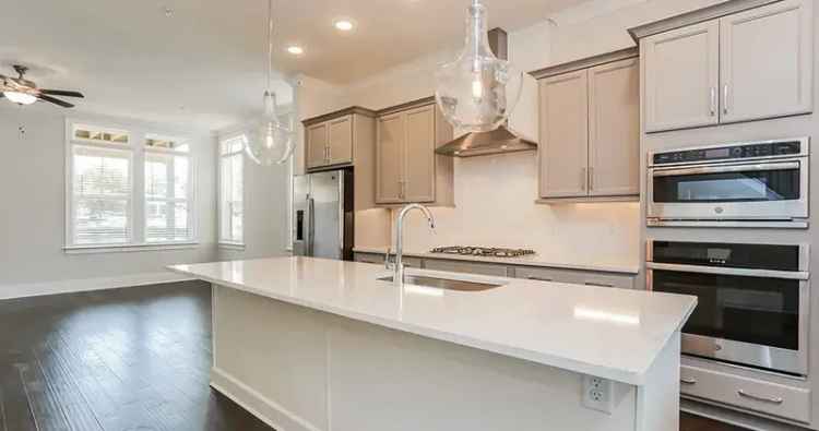 Rent Townhomes at Ellison Park Sandy Springs with Modern Amenities