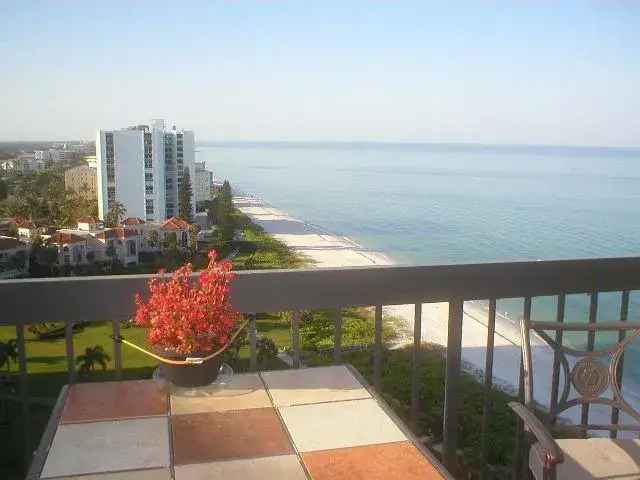 2 Bedroom Condo for Rent in Park Shore with Gulf Views and Modern Amenities